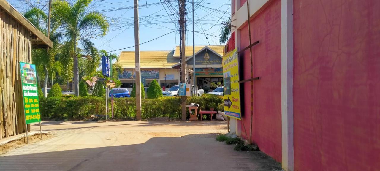 Rueangsrisiri Guesthouse 2 Sukhothai Dış mekan fotoğraf