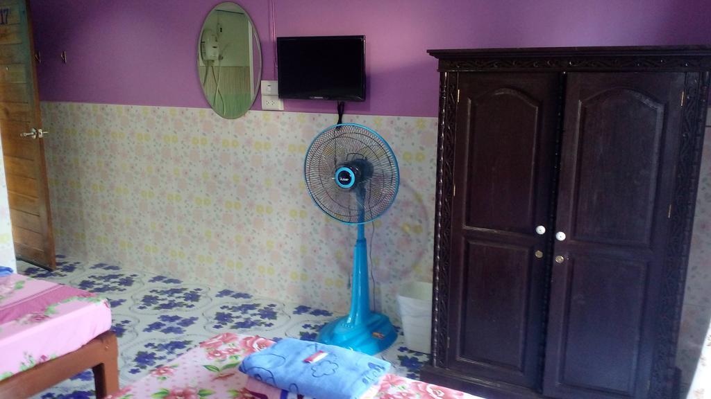 Rueangsrisiri Guesthouse 2 Sukhothai Dış mekan fotoğraf