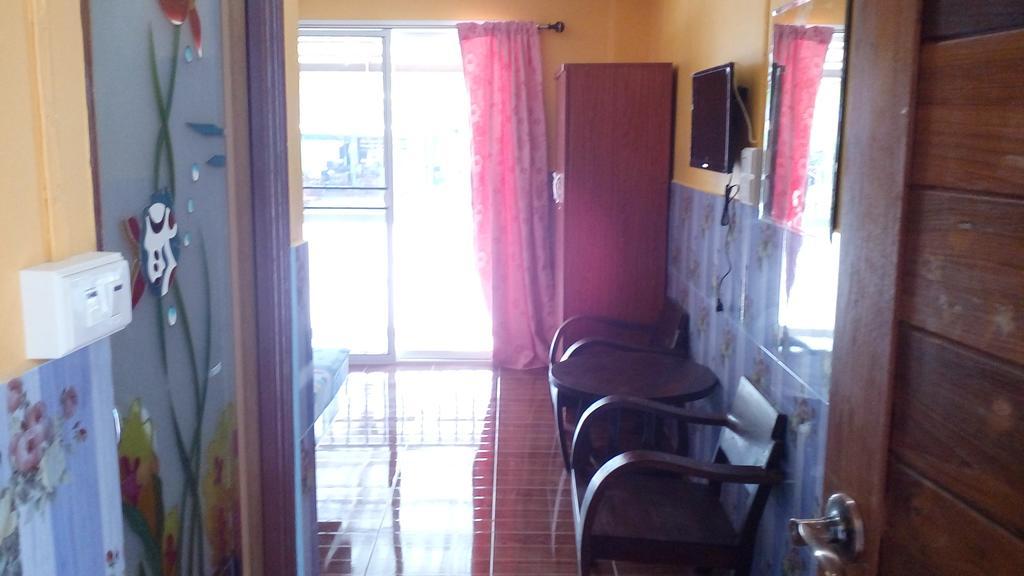 Rueangsrisiri Guesthouse 2 Sukhothai Dış mekan fotoğraf