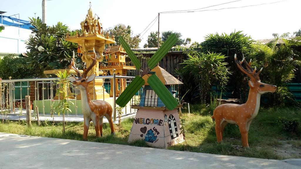 Rueangsrisiri Guesthouse 2 Sukhothai Dış mekan fotoğraf