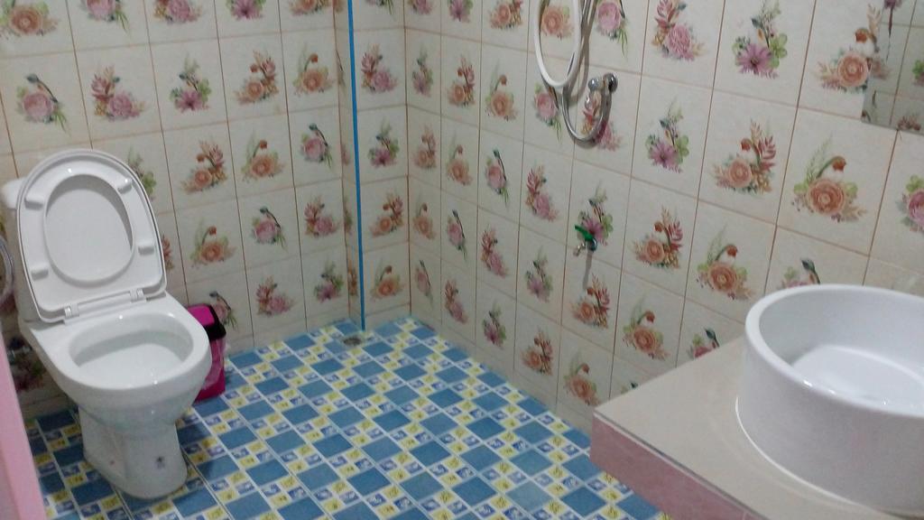 Rueangsrisiri Guesthouse 2 Sukhothai Dış mekan fotoğraf